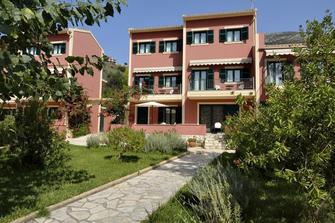 Vivi'S Apartments Agia Efimia Exterior photo